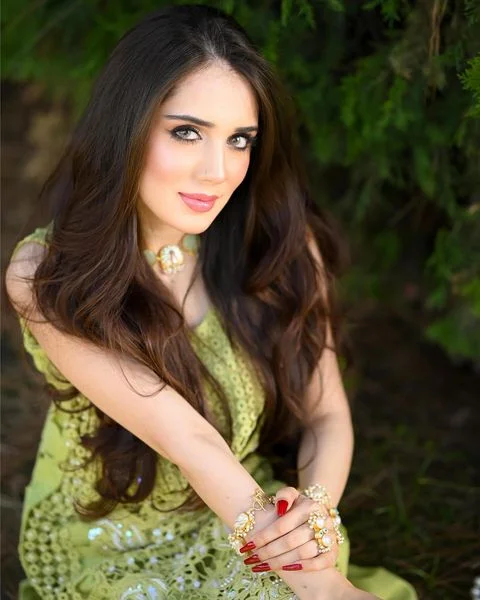 Agra Escort